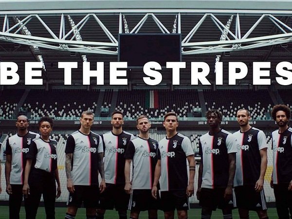 Resmi Dirilis, Juventus Jelaskan Makna di Balik Penghilangan Strip HItam-Putih pada Seragam Kandang