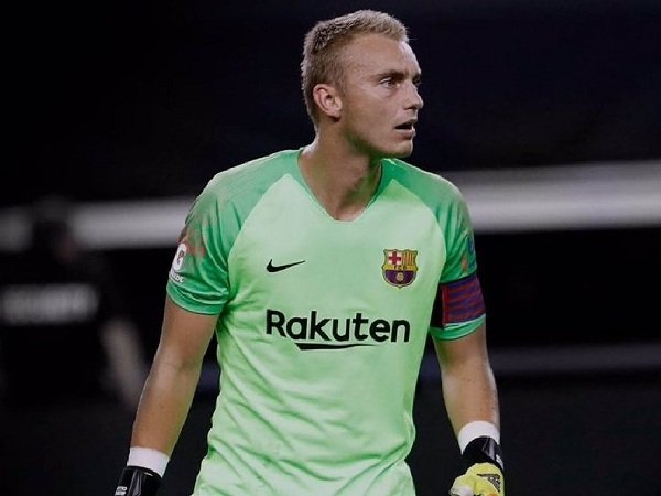 Dirumorkan Hengkang, Valencia Ikut Inginkan Jasper Cillessen