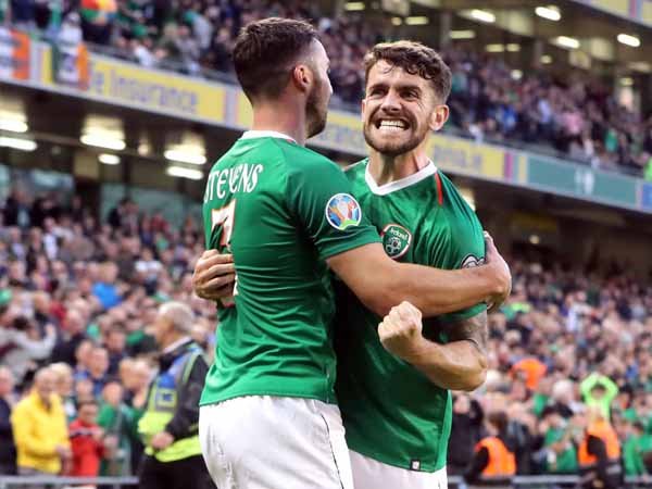 Taklukkan Gibraltar, Republik Irlandia Kuasai Grup D