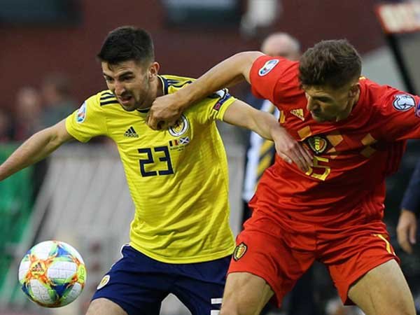 Kalah dalam Laga Debut, Penampilan Greg Taylor Tetap Dipuji