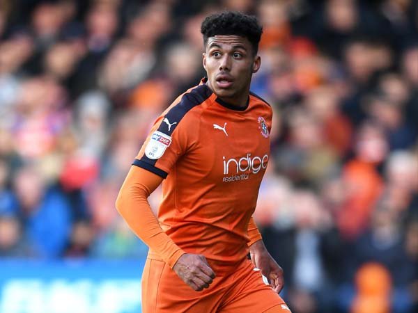 Perlu Bek Kanan, Leicester Tertarik Rekrut James Justin