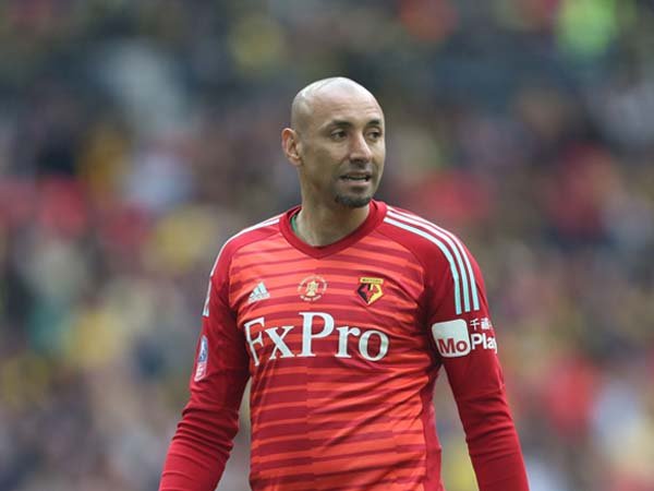 Tunda Pensiun, Heurelho Gomes Perpanjang Kontrak di Watford