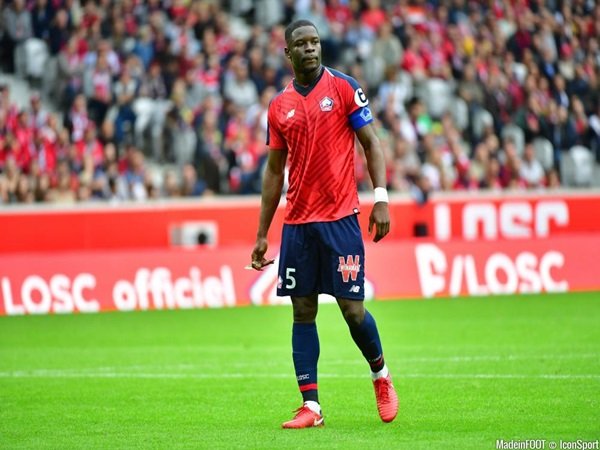 Saingi Crystal Palace dan Everton, Lazio Buru Servis Kapten Lille