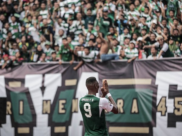 Mengapa Amido Balde Tidak Bela Persebaya Saat Kontra Barito?