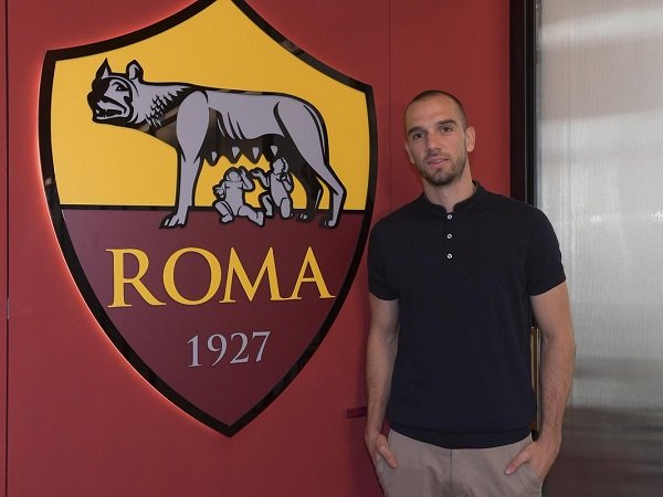 AS Roma Resmi Gaet Kiper dari Real Betis