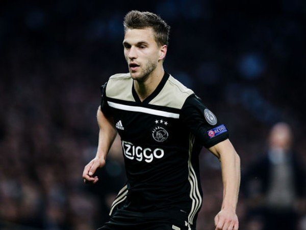 Ingin Hengkang, West Ham Pantau Situasi Joel Veltman di Ajax