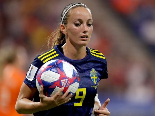 Kosovare Asllani Jadi Rekrutan Pertama Tim Wanita Real Madrid