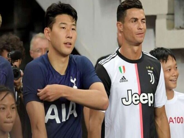 Bahagianya Son Bertukar Jersey dengan Cristiano Ronaldo