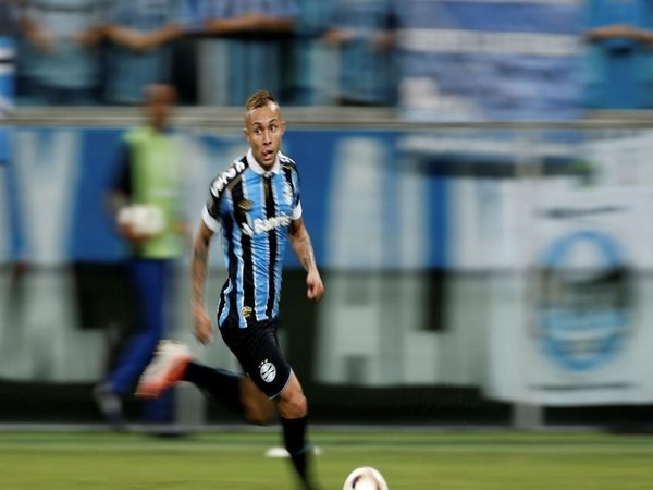 Napoli Mulai Negosiasikan Transfer Everton Soares