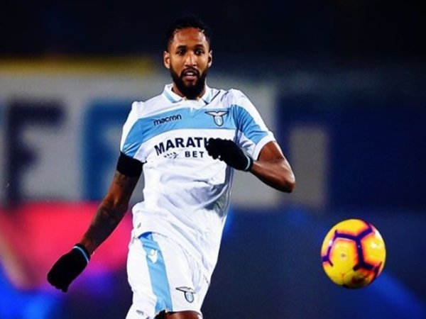 Gagal Gabung Wolves, Dua Klub ini Masih Minati Servis Wallace