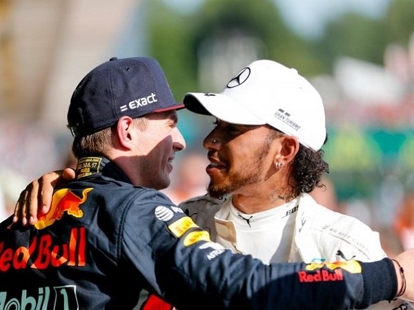 Hamilton Salut dengan Rasa Hormat yang Ditunjukkan Verstappen saat Berduel