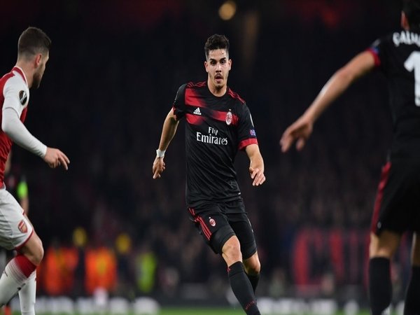 Milan Tak Punya Niat Turunkan Harga Jual Andre Silva