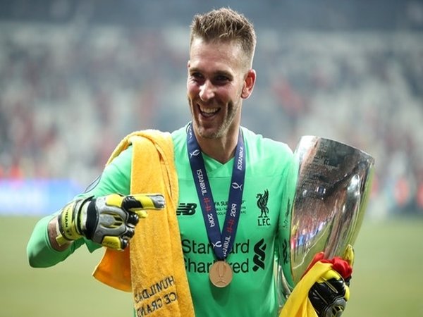 Pekan yang Gila Buat Adrian di Liverpool