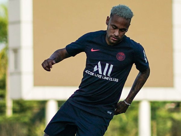 Direktur PSG Bantah Neymar Dicoret dari Skuat