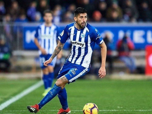 Gagal Gabung West Ham, Bek Alaves Ini Merasa Canggung