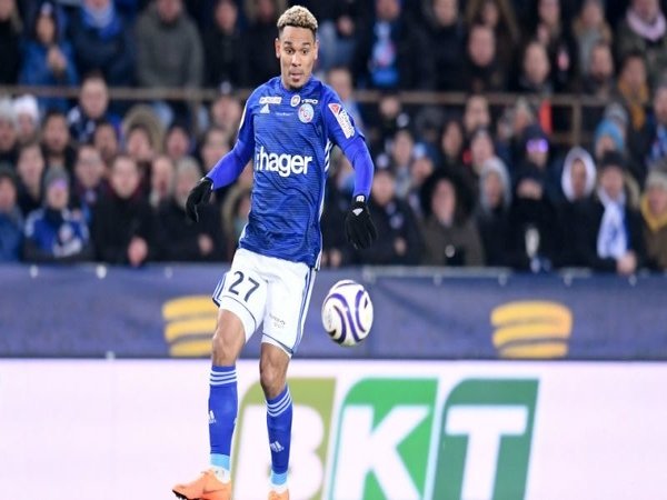 Bek RC Strasbourg Tersanjung Dikaitkan dengan PSG