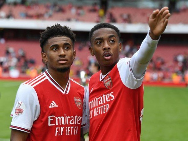 Frimpong Puji Kemajuan Willock dan Nelson di Arsenal