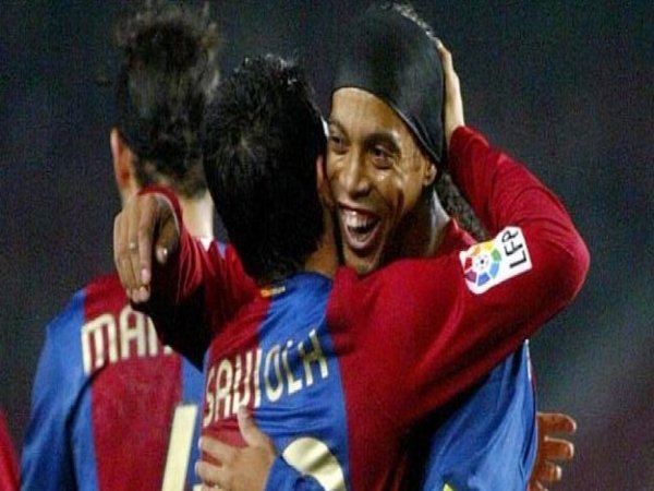 Javier Saviola Sebut Ronaldinho Sebagai Rekan Setim Paling Unik di Barcelona