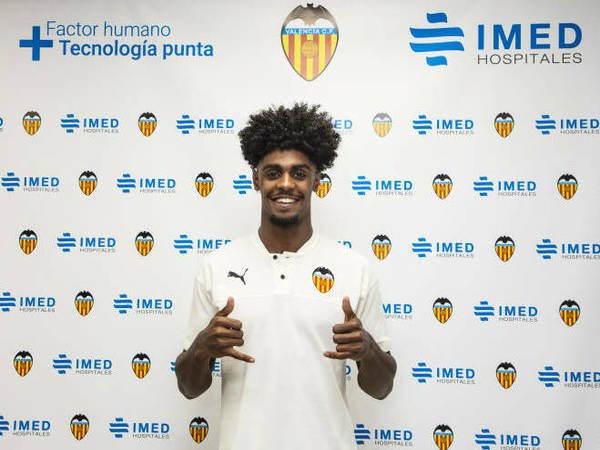 Valencia Resmi Datangkan Bek Muda Portugal dari Sporting CP