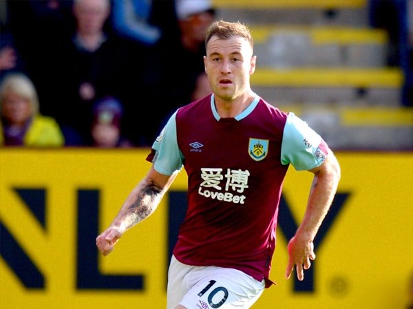 Tak Berkutik, Striker Burnley Akui Liverpool Semakin Bagus