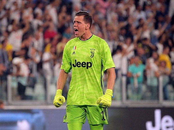 Mampu Cadangkan Alisson dan Buffon, Szczesny Klaim Dirinya Sebagai Kiper Terbaik Dunia