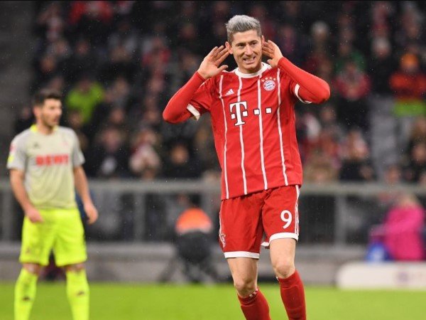 Luca Toni: Sulit Untuk Kritik Lewandowski