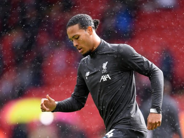 Buat Blunder, Klopp Nilai Van Dijk Tetap Bek Terbaik Dunia