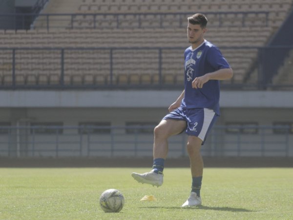 Bek Asing Persib Sudah Antisipasi Keganasan Barisan Depan MU