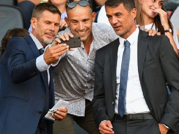 Boban dan Maldini Tampak Kesal Dalam Duel Milan Kontra Genoa