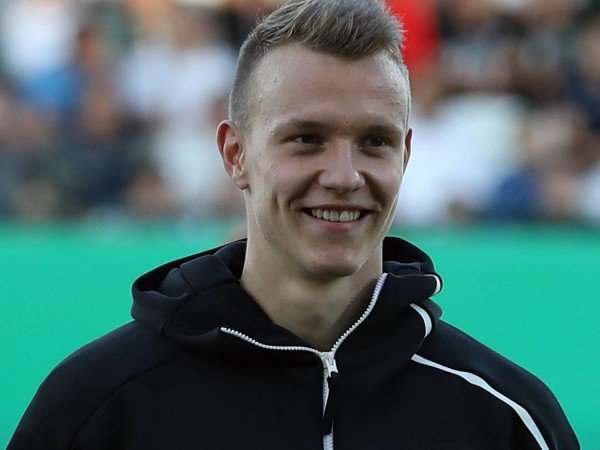 Cari Kompetitor Bellerin, Arsenal Incar Bek RB Leipzig