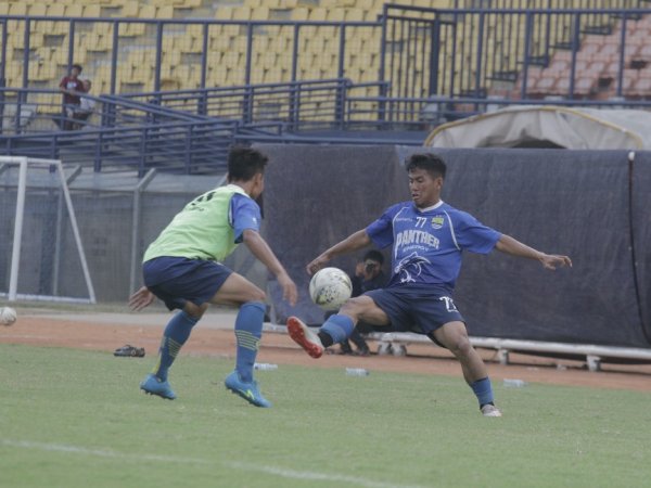 Persib  Alami Kerugian Besar Karena Terusir Dari Bandung