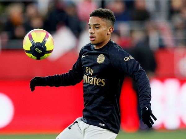 Everton Berencana Rekrut Bek Sayap Paris Saint-Germain