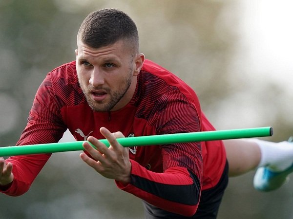Petinggi Eintracht Frankfurt Kritik Keputusan Rebic Gabung Milan