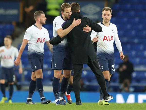 Evra: Spurs Bermain Indah, Tetapi Bukan Klub Pemenang