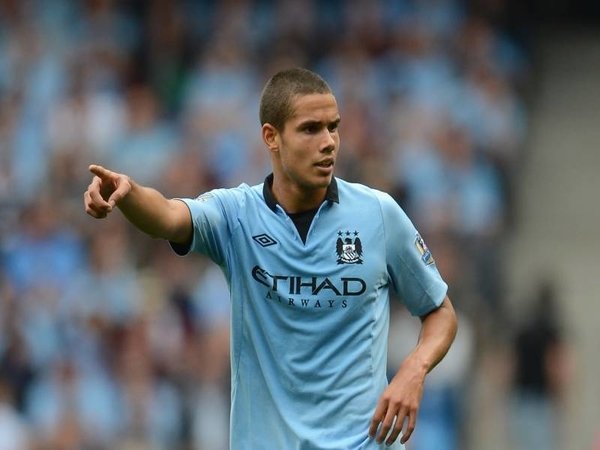 Roma Batal Kontrak Jack Rodwell?