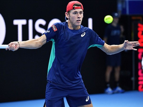 Alex De Minaur Jinakkan Miomir Kecmanovic Di Milan