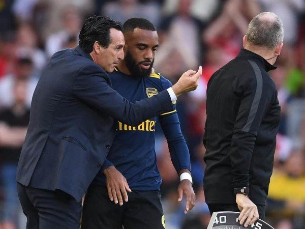 Lacazette Sebut Unai Emery Dapat Dukungan Penuh dari Klub
