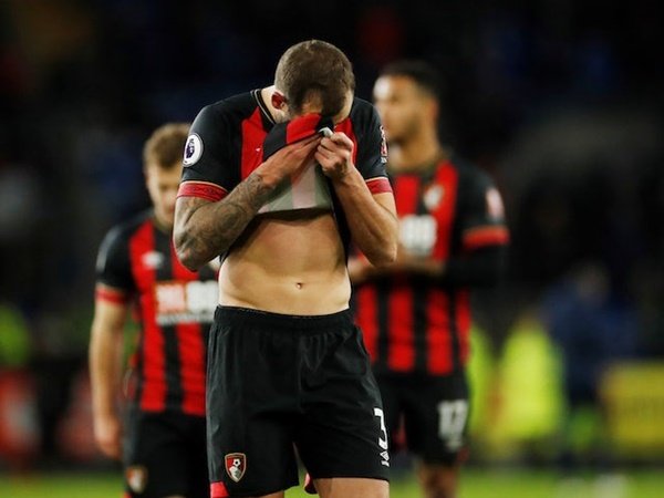 Steve Cook Kecam Performa Babak Pertama Bournemouth vs Wolves