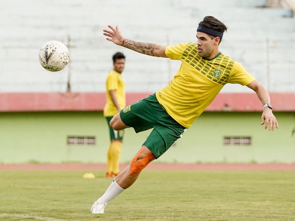 Gelandang Persebaya Waspadai Kebangkitan MU