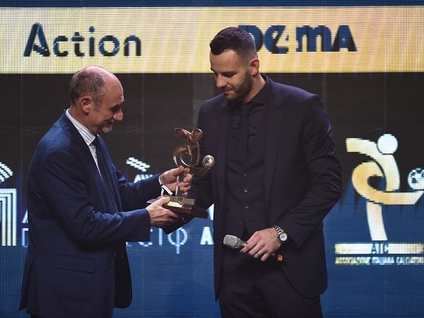 Handanovic Raih Penghargaan Kiper Terbaik Serie A Musim Lalu
