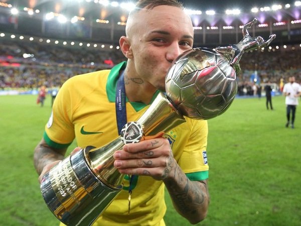 Milan Terus Upayakan Boyong Winger Muda Brazil