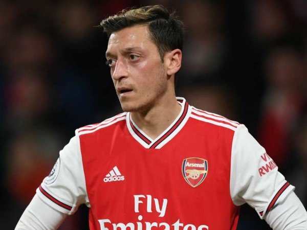 Kontroversi Berlanjut, Mesut Ozil Dihapus dari Gim FIFA & PES di China