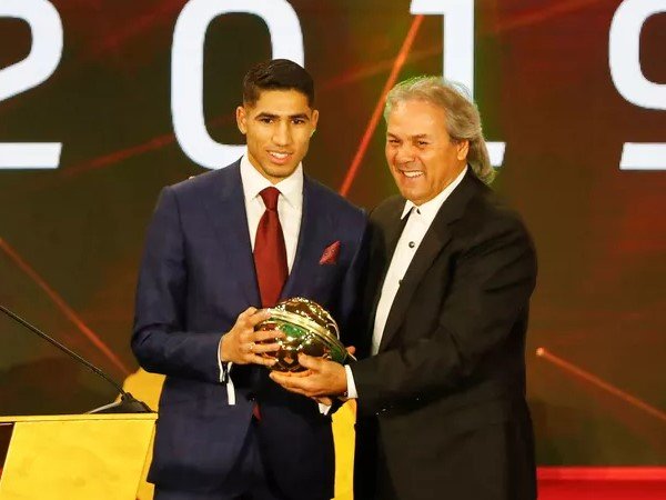 Achraf Hakimi Dinobatkan Sebagai Pemain Muda Terbaik Afrika 2019