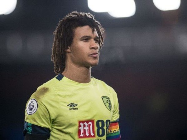 Arsenal Diminta Kalahkan Chelsea dalam Pengejaran Nathan Ake