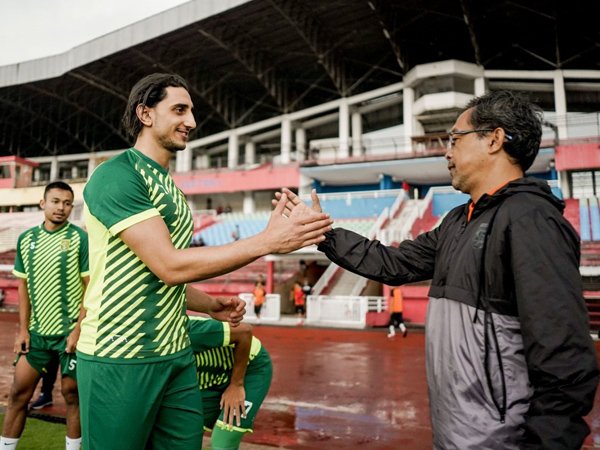 Pelatih Persebaya Tak Ingin Paksakan Mahmoud Untuk Tampil Kontra Persis