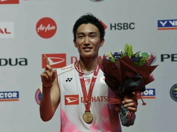 Kento Momota Diprediksi Absen Selama Dua Bulan