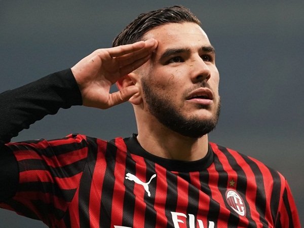 Theo Hernandez Tak Menyangka Bisa Begitu Sukses di Milan
