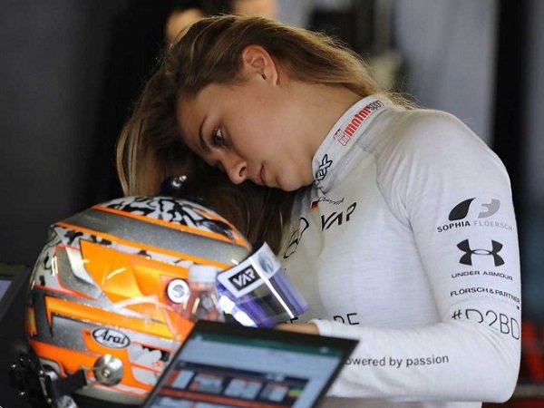 Tolak Ajakan Gabung ke Ferrari, Pebalap Wanita Ini Justru Lempar Kritikan Pedas