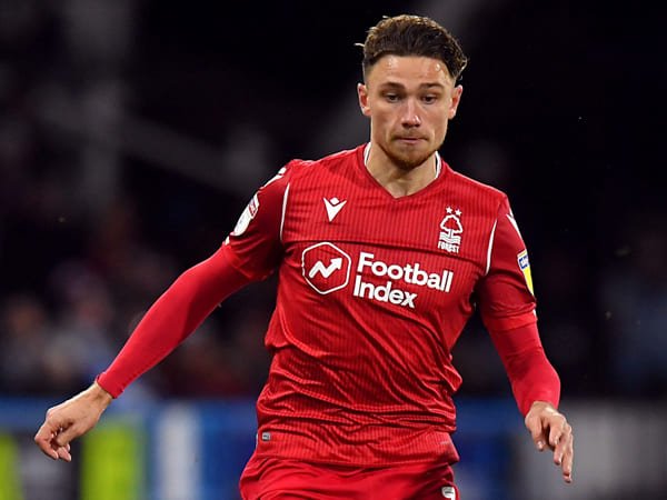 Matty Cash Jadi Rebutan AC Milan dan Southampton