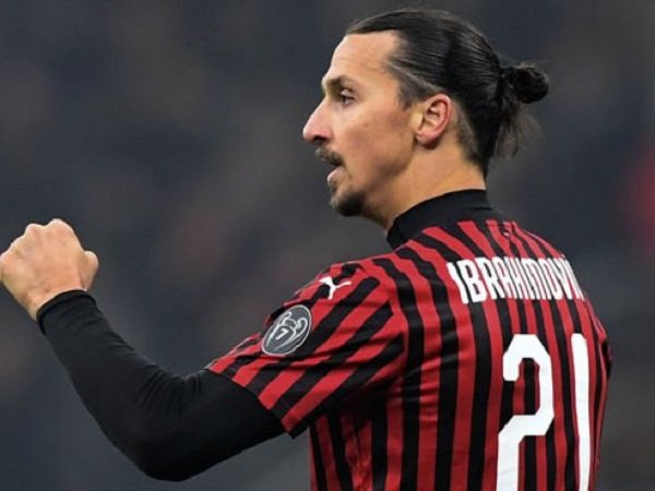 Inzaghi Sarankan Ibrahimovic Kenakan No. 9 Keramat dan Bertahan di Milan